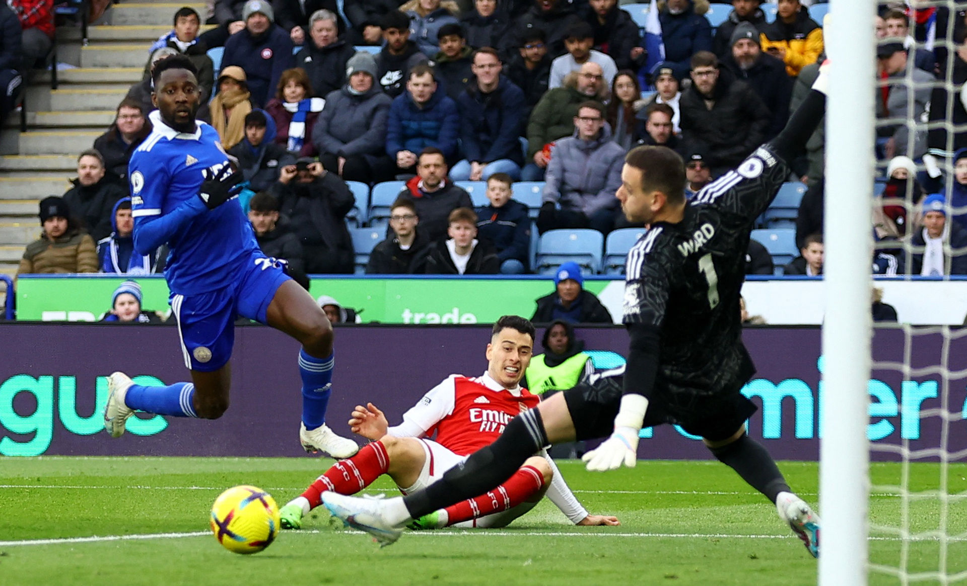 时占据主动 时占据主动